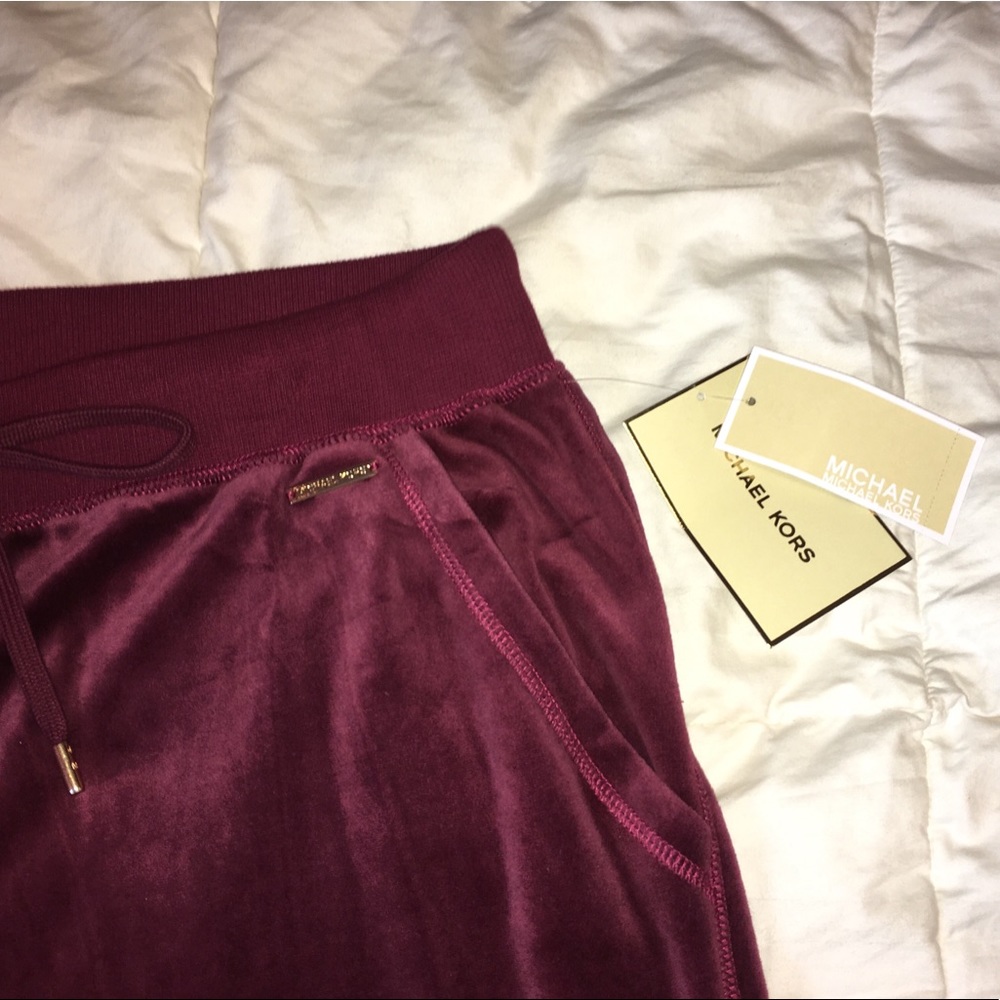 Michael Kors Sweatpants ❤️ - Picture 2 of 4